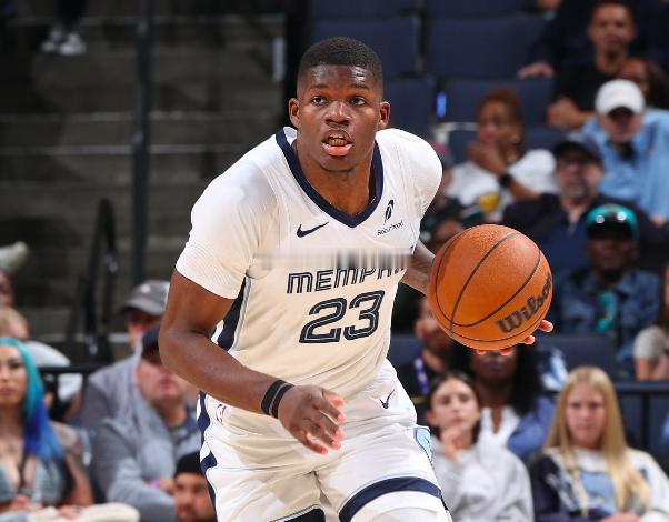 NBA常规赛，灰熊136-139加时不敌76人。本场比赛灰熊今年11号秀科沃德发