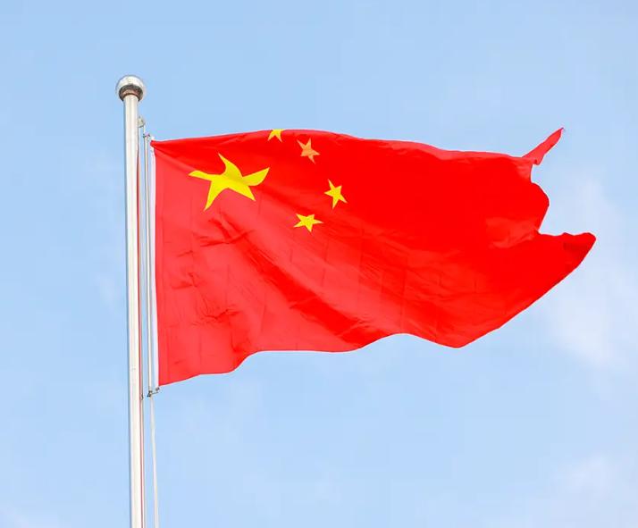 局势竟然出现大反转！一些华裔二代竟然怒骂父母当年移民美国，错过中国发展机遇，将他