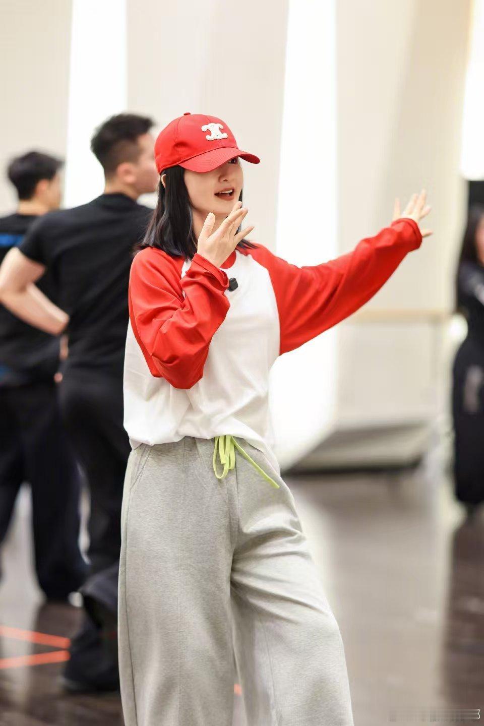 谢娜演唱会梦回快乐大本营李小冉谢娜合唱心愿便利贴李小冉浪姐请假去谢娜演唱会谢娜舞