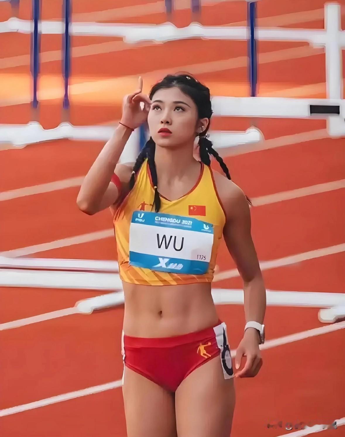 吴艳妮12秒90炸场夺冠！逆风跑赢还“凡尔赛”：这成绩一般？

昨晚守着屏幕看吴