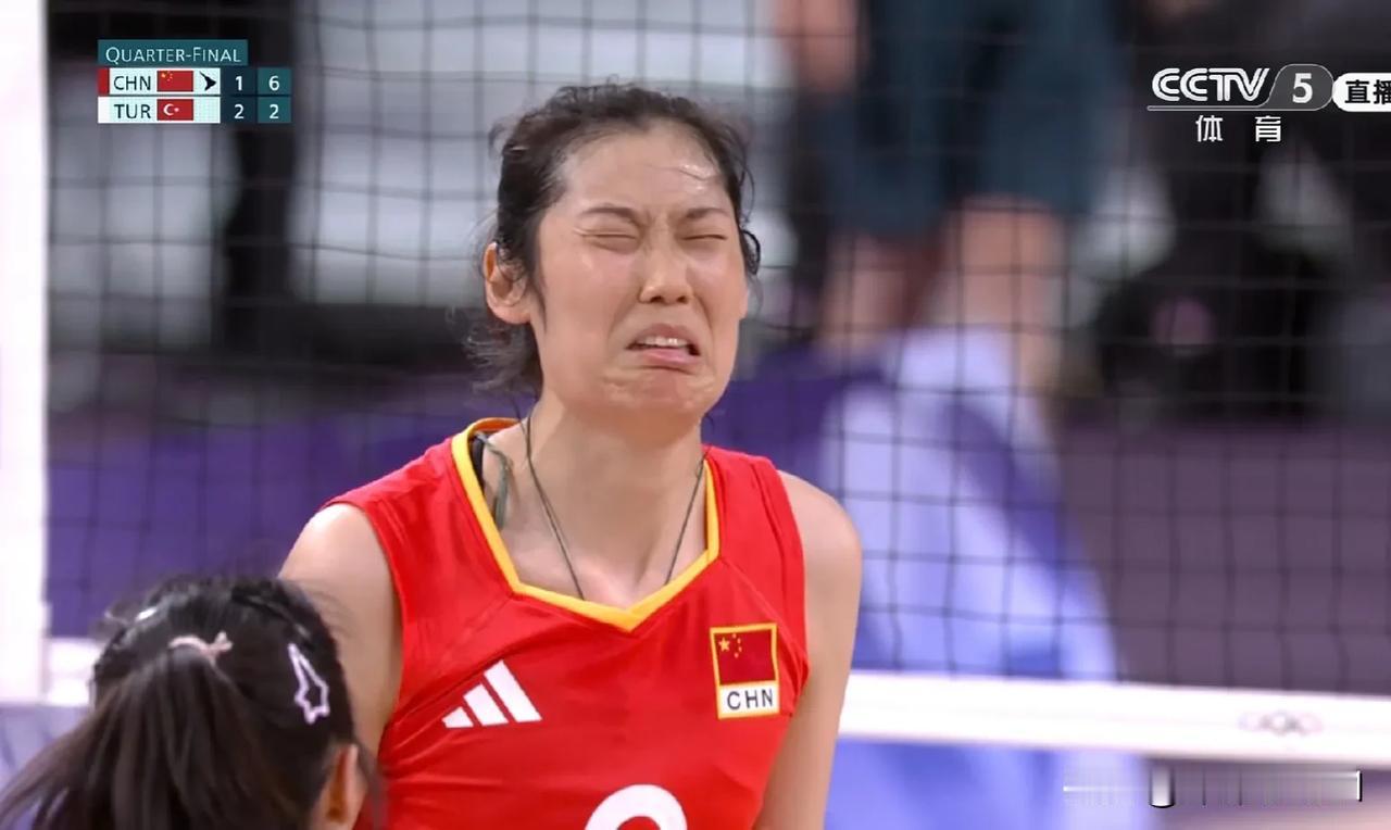 输的可惜呀！中国女排竟然以2:3输给土耳其，一战也暴露3个可笑的事实。
1，朱婷