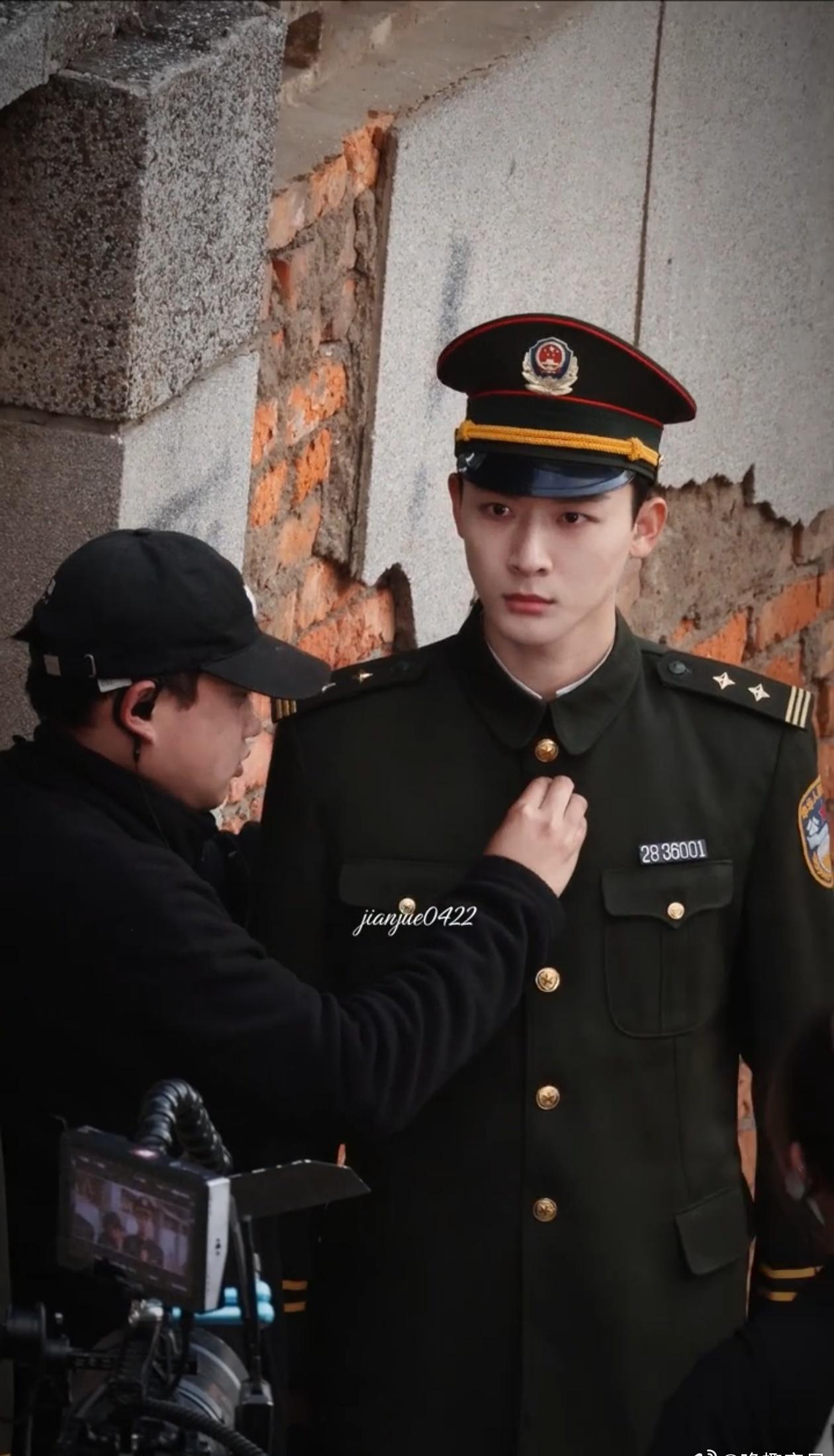 [么么哒]张晚意我在东北当警察 
明天能看到吗你吗公孙坚决同志！[捂嘴哭][捂嘴