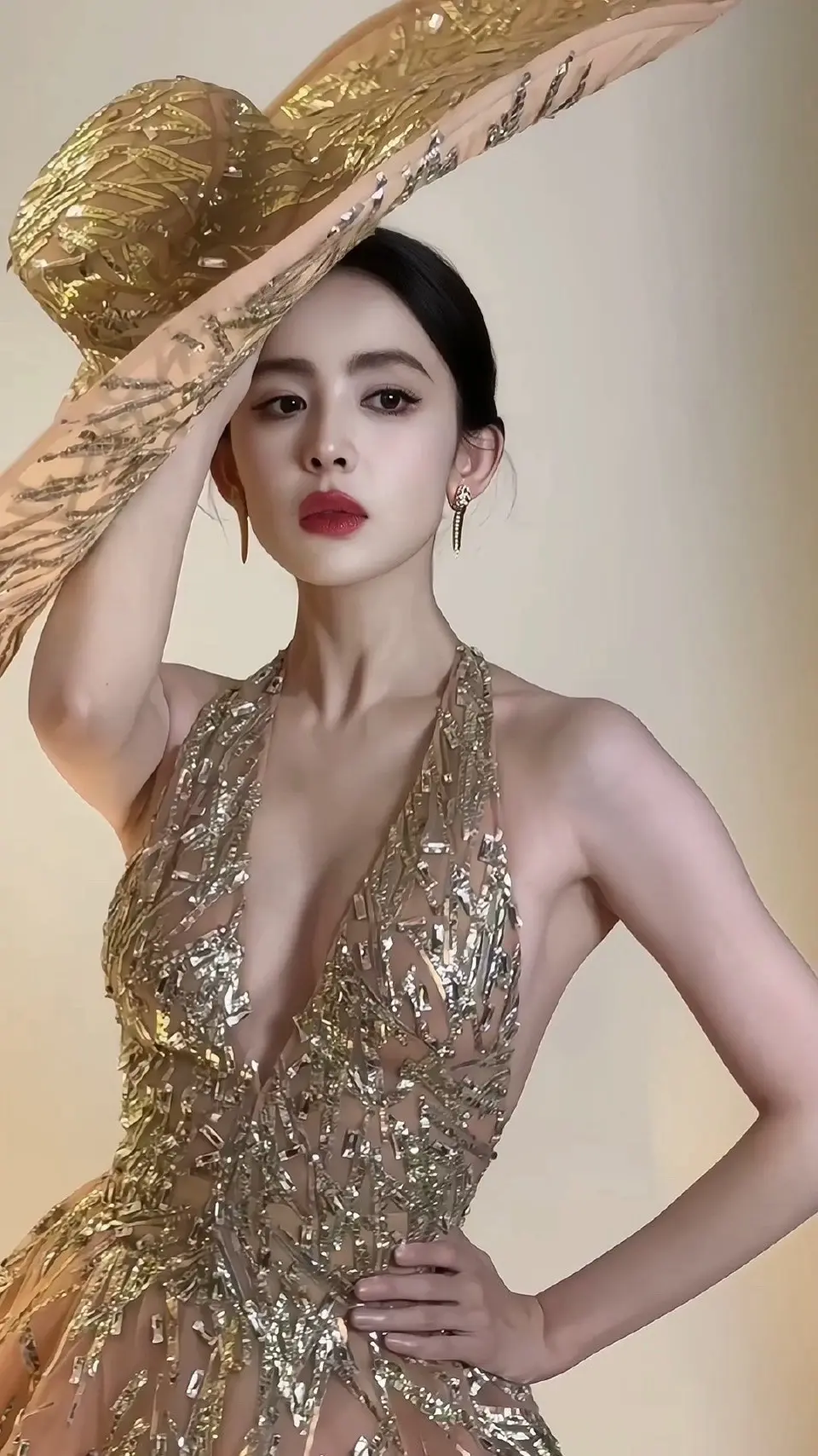 娜扎。