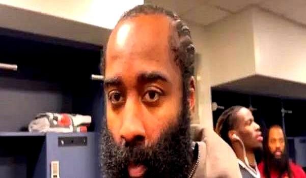 医生让他休息17天，他只休了2天就撕掉绷带上了场。

36岁的哈登，为了生涯首冠