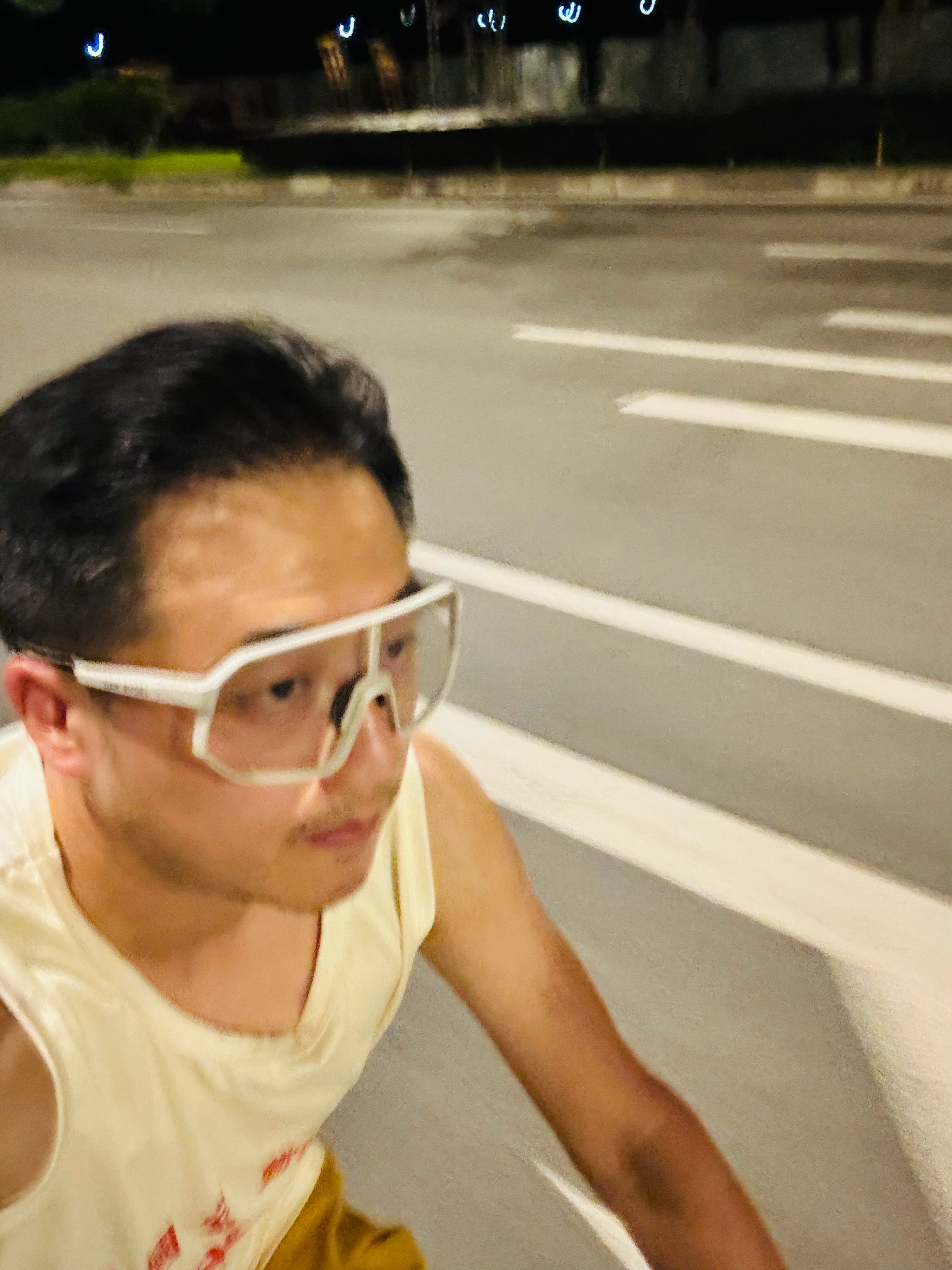 是谁在35度的重庆夜骑？蹬起来是有风，但全TM是热风啊骑行[超话] ​​​
