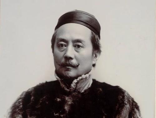 和八国联军对骂，和泰戈尔一起获诺贝尔文学奖提名的文学大师辜鸿铭，从小在欧洲长大，