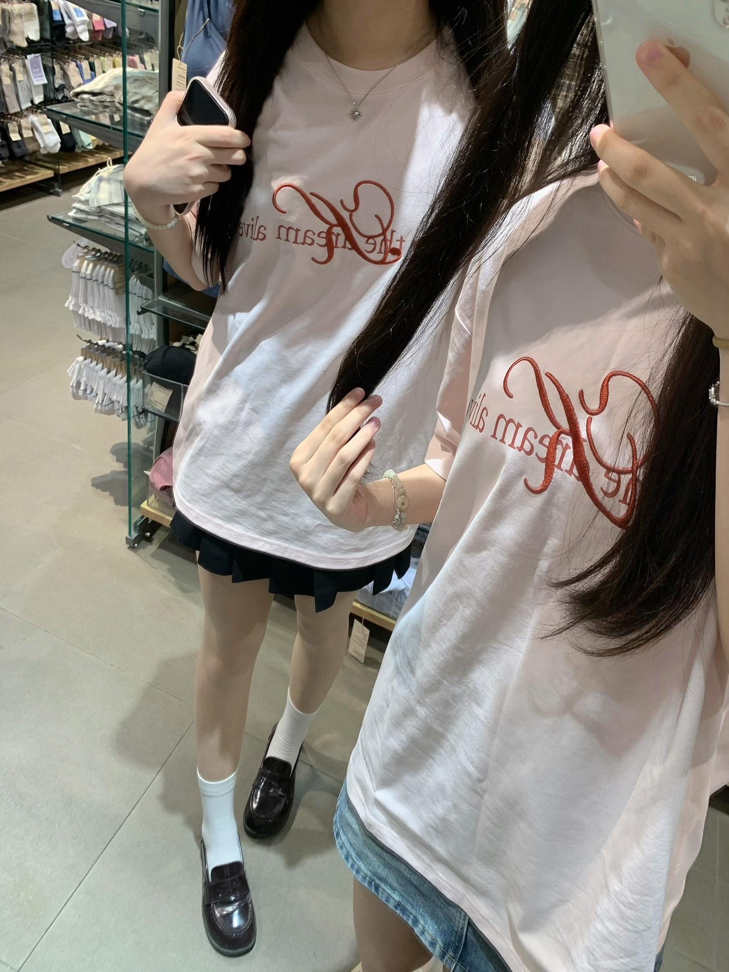 被拉黑了 还要顶着红色感叹号发消息 这种人一般不是痴情 而是准备截屏