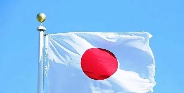 日本惊出一身冷汗！日本军舰刚挑衅性的经过台湾海峡，朝鲜直接朝着日本经济海域方向发