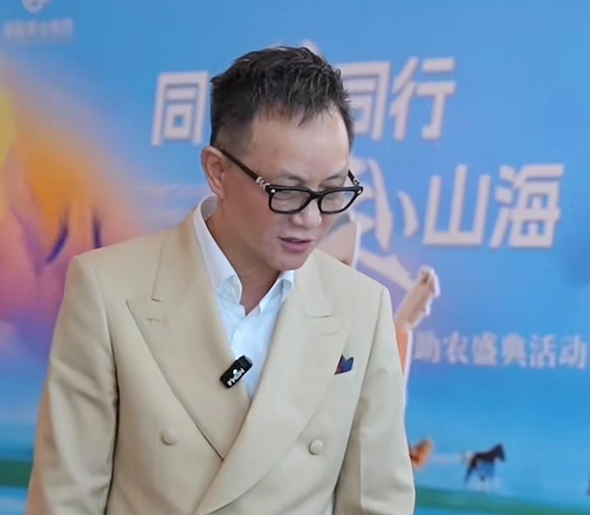 时隔五年，周正毅终于公开回应，看来这其中真的有一些猫腻啊。
五年前，周正毅因为举