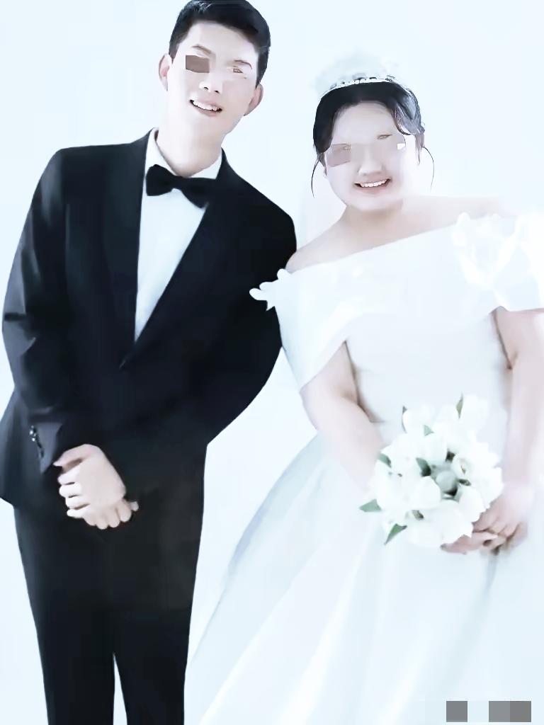 新郎出事后续：其母亲首度发声披露婚礼前细节。

事发前一日，新郎上午10点赴女方