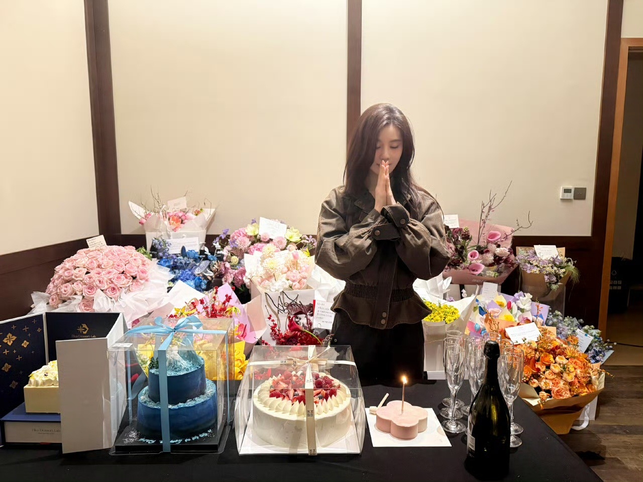 刘诗诗是懂娃衣的 她搭的娃衣总是有一种很温柔的少女感，不刻意不造作，就是那种安安