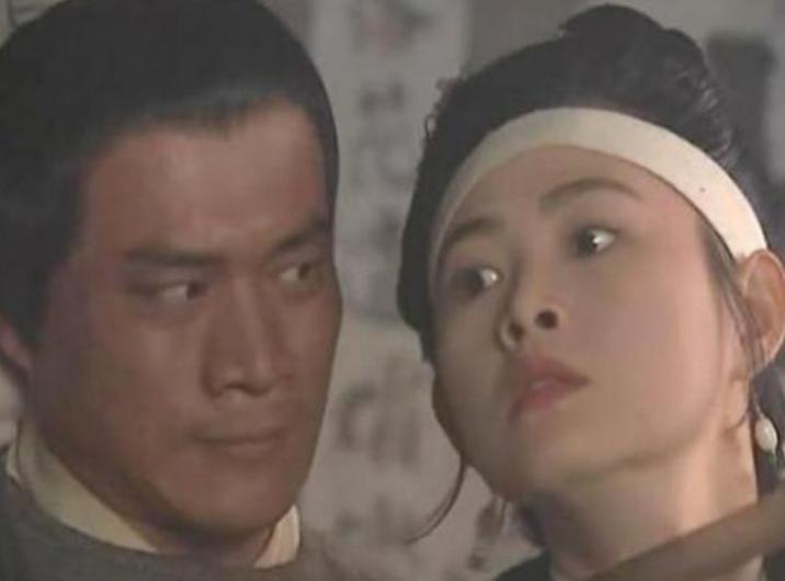 1998年，“武松”的扮演者丁海峰，爱上了“潘金莲”的扮演者王思懿，于是，丁海峰