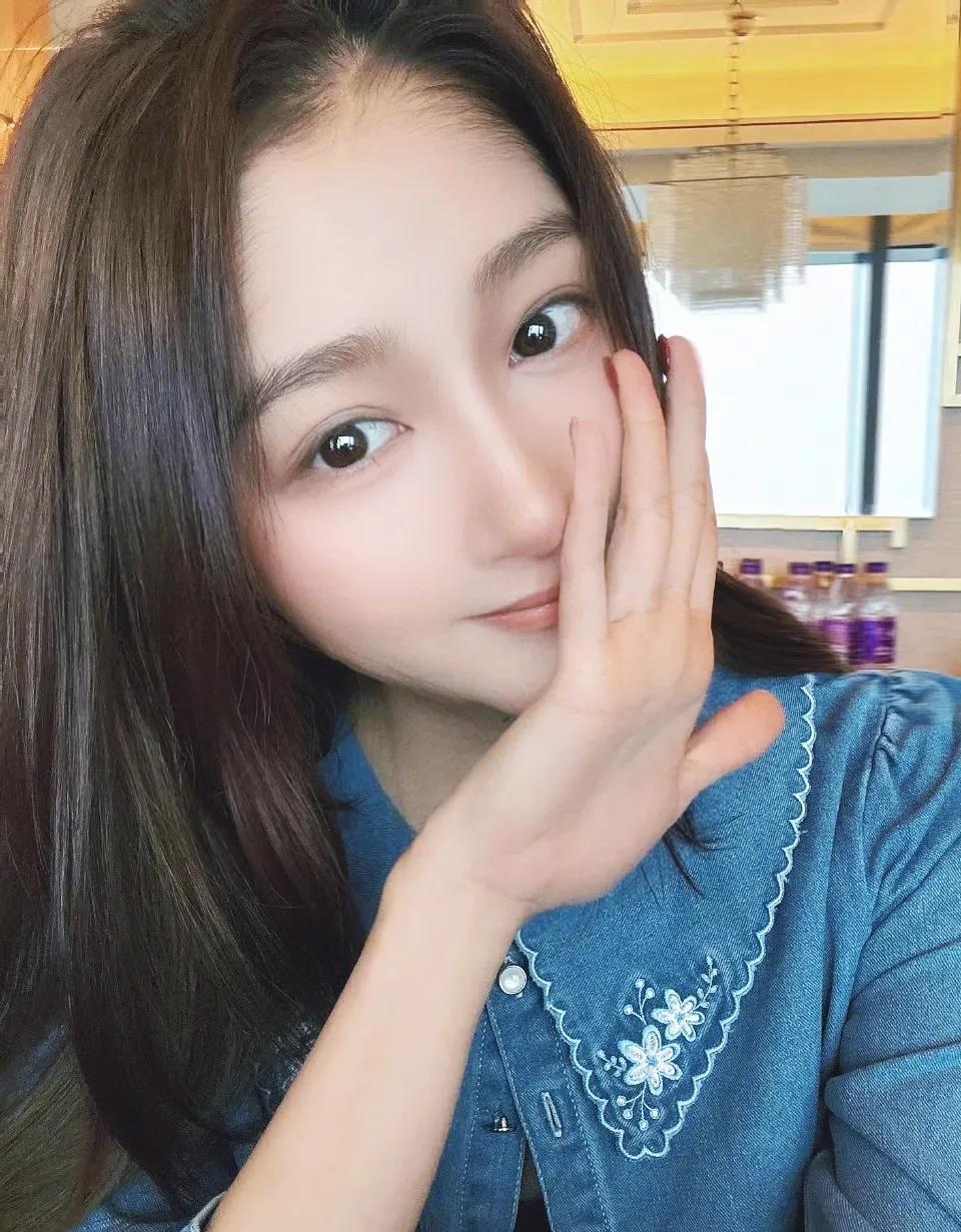 @关晓彤 最新自拍[比心]