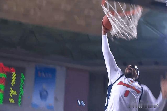 徐杰真会传球，萨林杰霸气劈扣



徐杰找回状态，面对南京比赛中，给萨林杰这个传