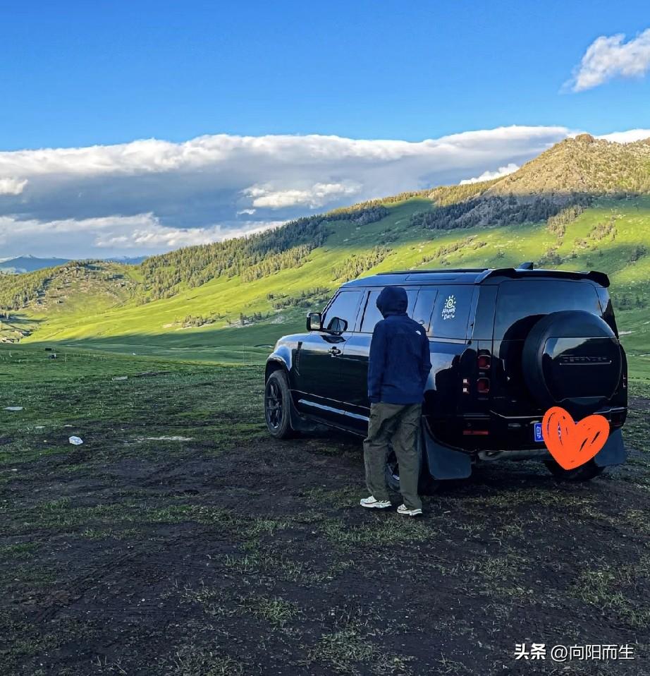 退休了，
不用去上班，
最想做的就是开着车到处看看，
跟团还要赶时间，
想去哪就