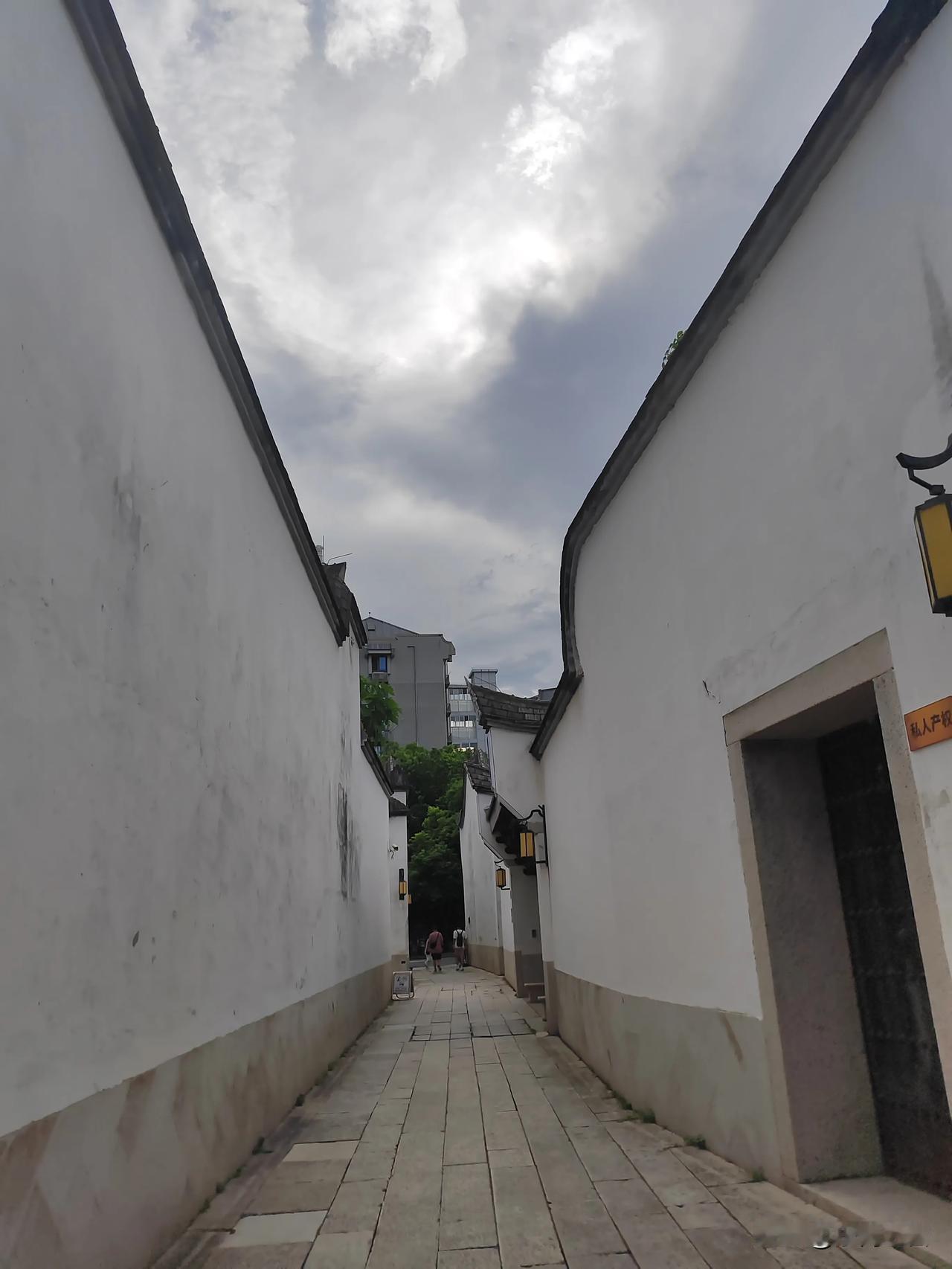 都敬杜甫“诗圣”多崇高？但少有人提：他的“忧国”背后，藏着连家人都护不住的无力？
