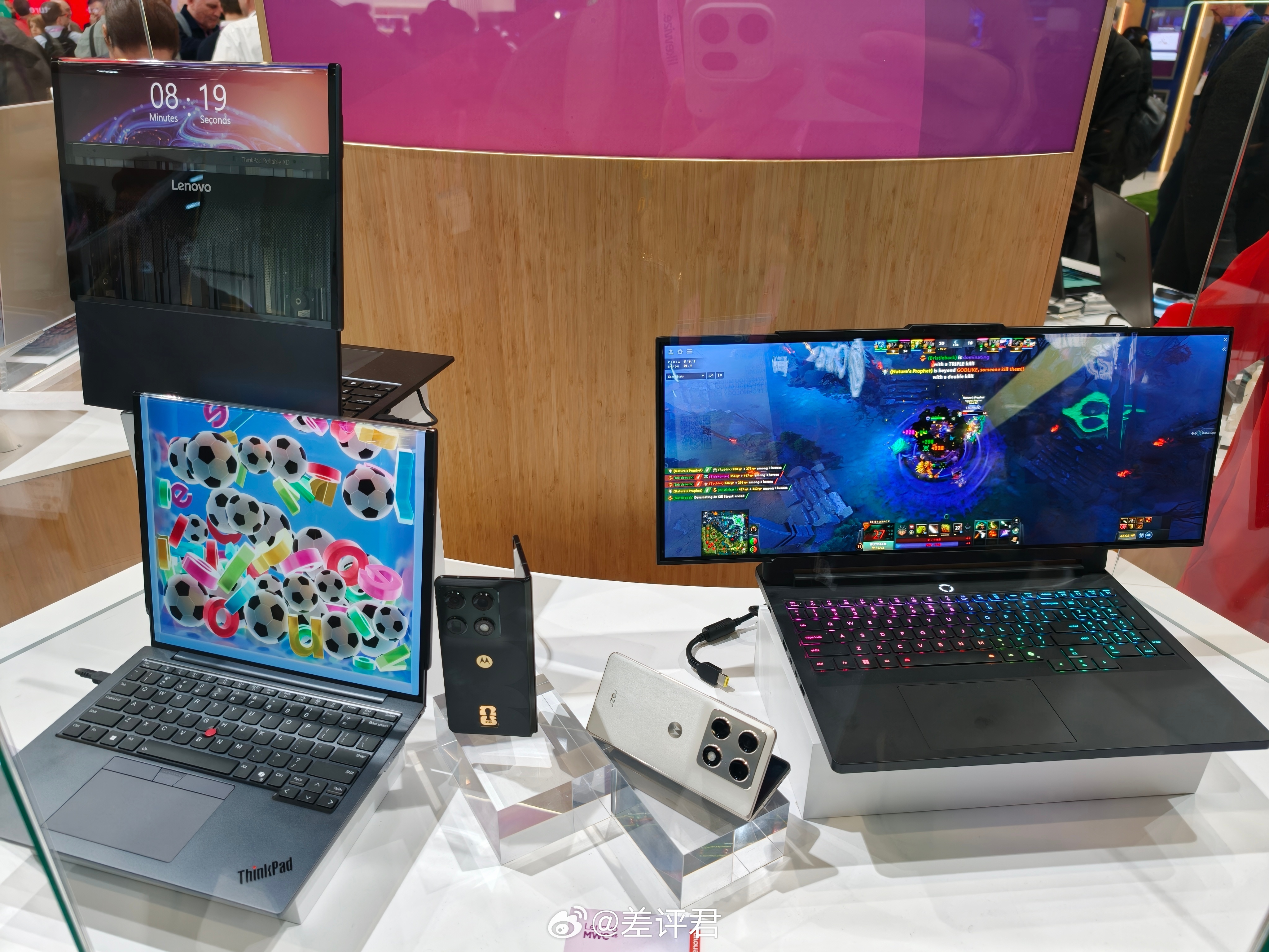 #差评在现场##MWC2026#  MWC 逛到高通展台来了，今年高通主打一个家