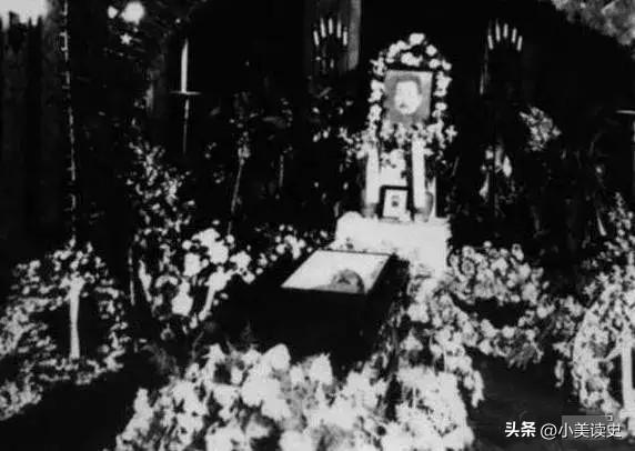 1936年，鲁迅先生病逝，享年55岁。治丧委员会的名单里，有毛泽东同志的名字。但