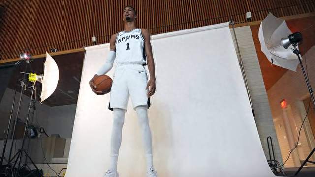 新赛季开始，放眼NBA，已经进入文班亚马时代