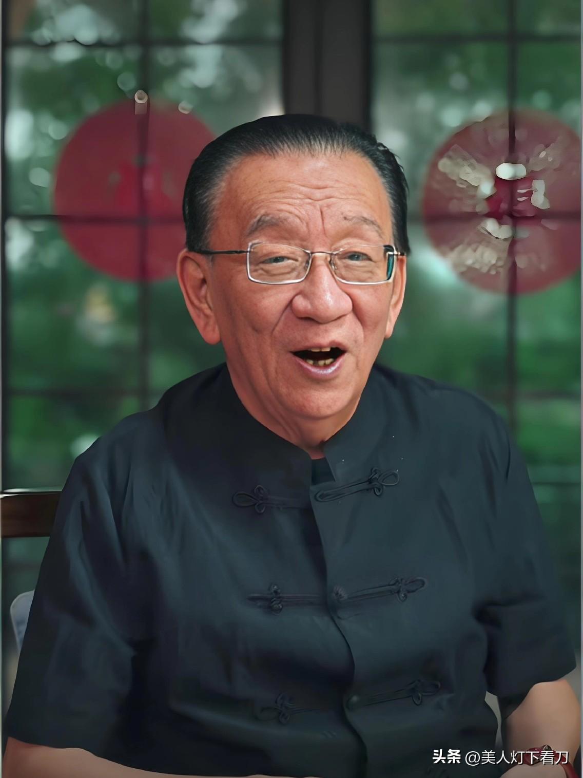 侯耀华会说相声吗？
昨日，表演说相声老艺术家、常宝华‌顶门大弟.子（牛群承认的话