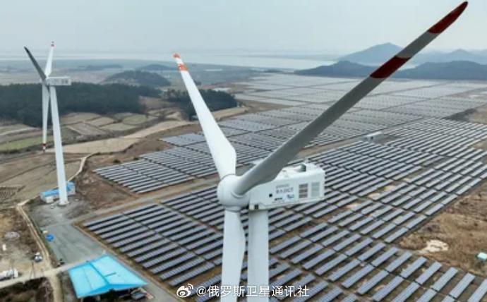 【韩国计划到2030年将可再生能源装机容量扩大至100吉瓦以上】
据韩联社援引韩