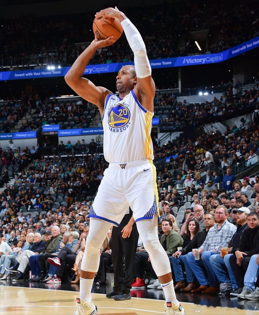 明日背靠背第一场，霍福德缺席。巴特勒，追梦，梅尔顿，小库里均出战成疑。 