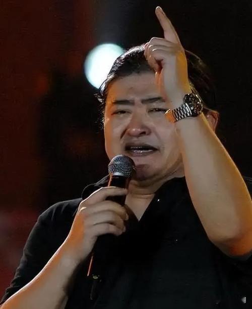 【一代人的青春落幕！长发歌王刘欢，歌声贯穿整整两代人】 娱乐 
 
谁的童年，没