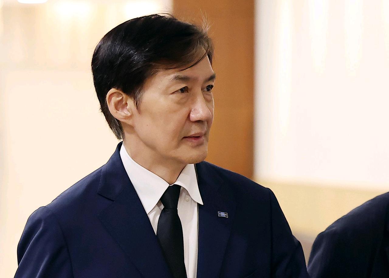 韩国媒体消息，祖国革新党紧急对策委员长曹国于26日激烈批评尹锡悦及相关检察官，称
