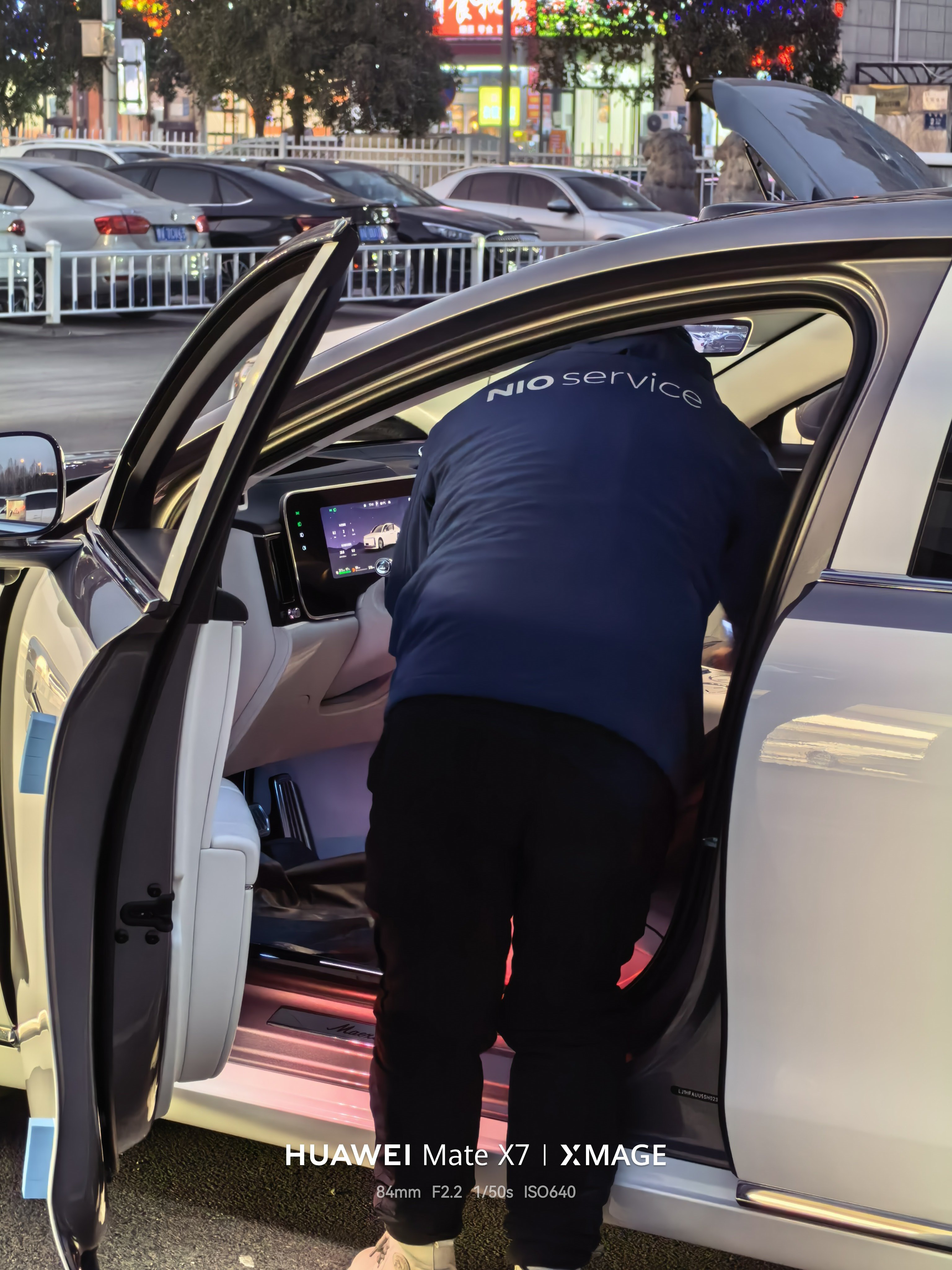 确定了 这个蔚来驾享的小哥 第一次开s800 