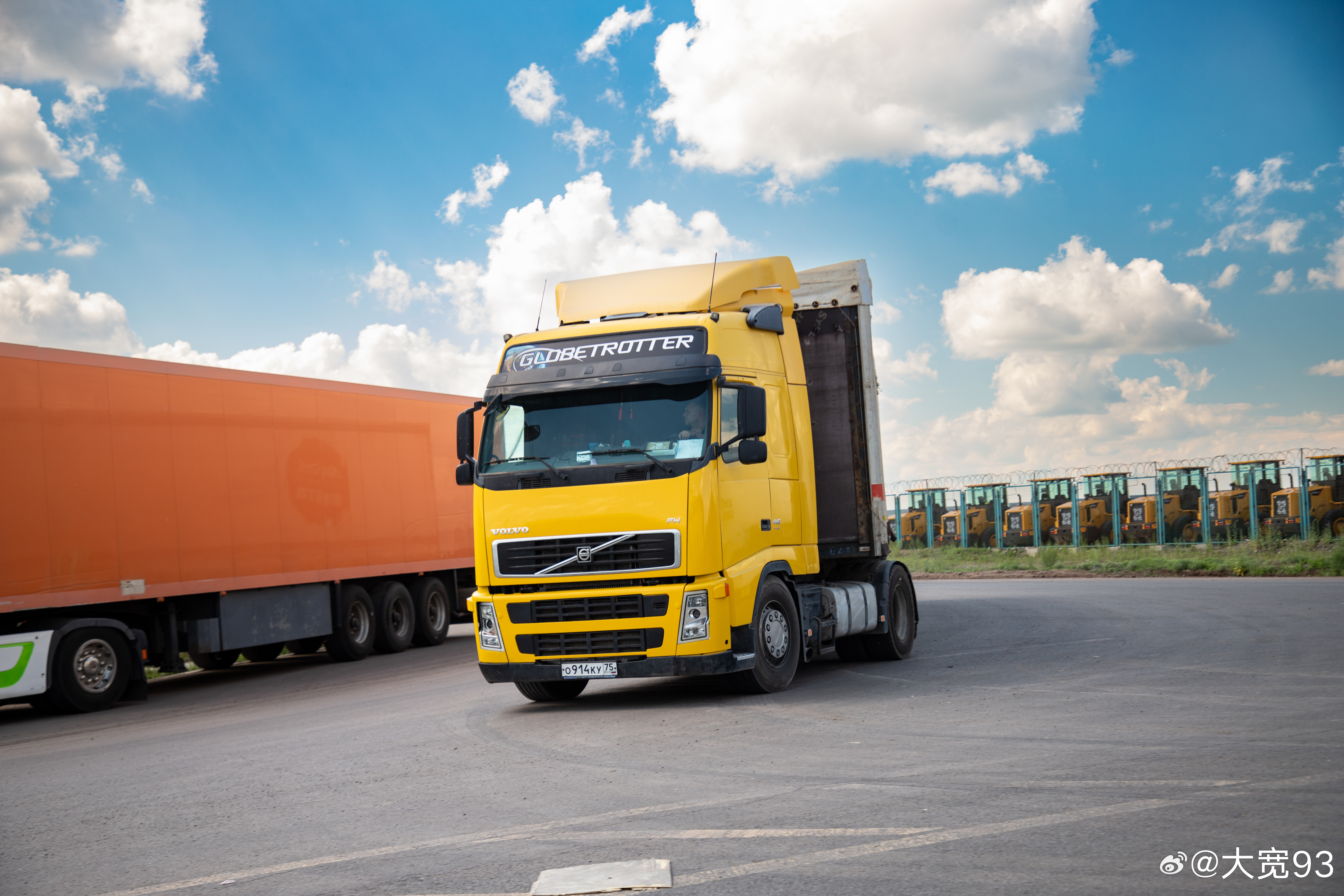 经典老车 黄色沃尔沃FH12沃粉天下dk93-photo