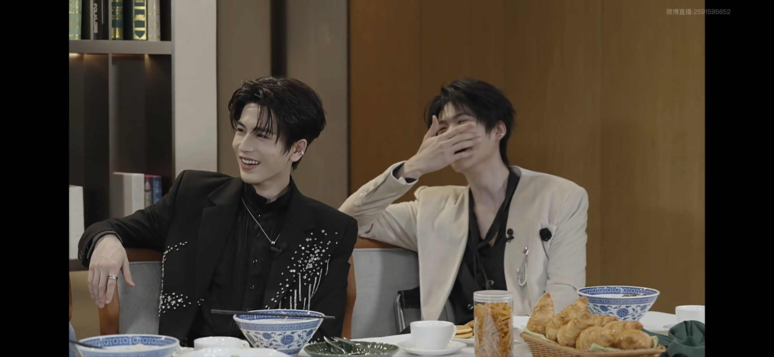 张凌赫害怕周柯宇丁程鑫当他爸爸张凌赫希望不要有人再当他爸爸了哈哈哈哈在开始推理吧