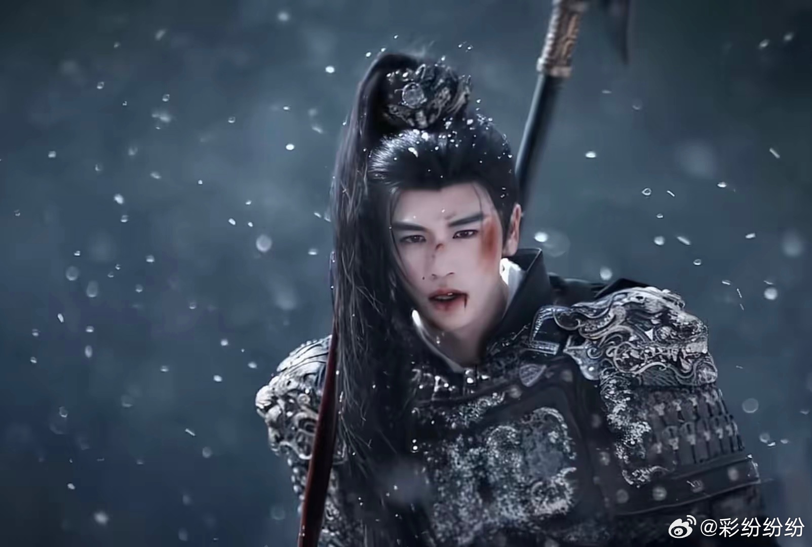 大家记不记得我前段时间说的，邻居说她表姐的女儿，南大毕业后去英国读完研，后来又去