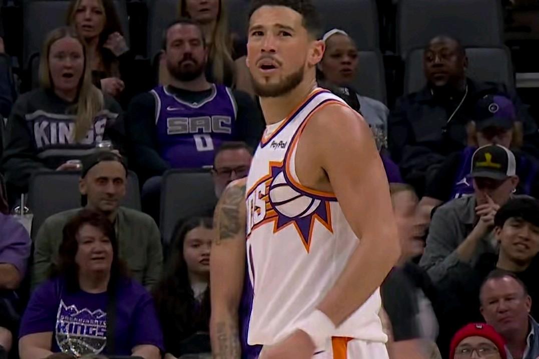 一点都不夸张！德文·布克就是太阳输赢的晴雨表！太阳昨天打不过三阵的雄鹿，布克拉胯