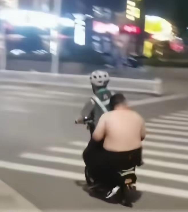 喝蒙逼了吧？男子喝酒后叫代驾，代驾到了问他车呢？男子醉熏熏的说：忘记了车停哪了，