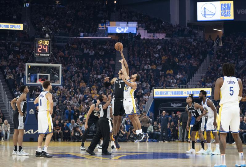 NBA官方宣布，2月12日马刺队客场对阵勇士队的比赛将改为由ESPN电视台进行全