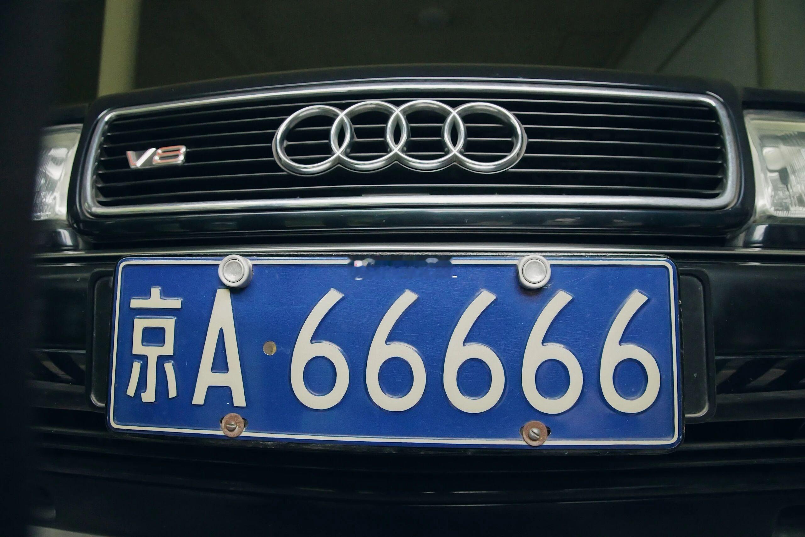 今天上午，北京配置今年最后一期普通小客车（油车）指标。从摇号现场配置结果看，本期