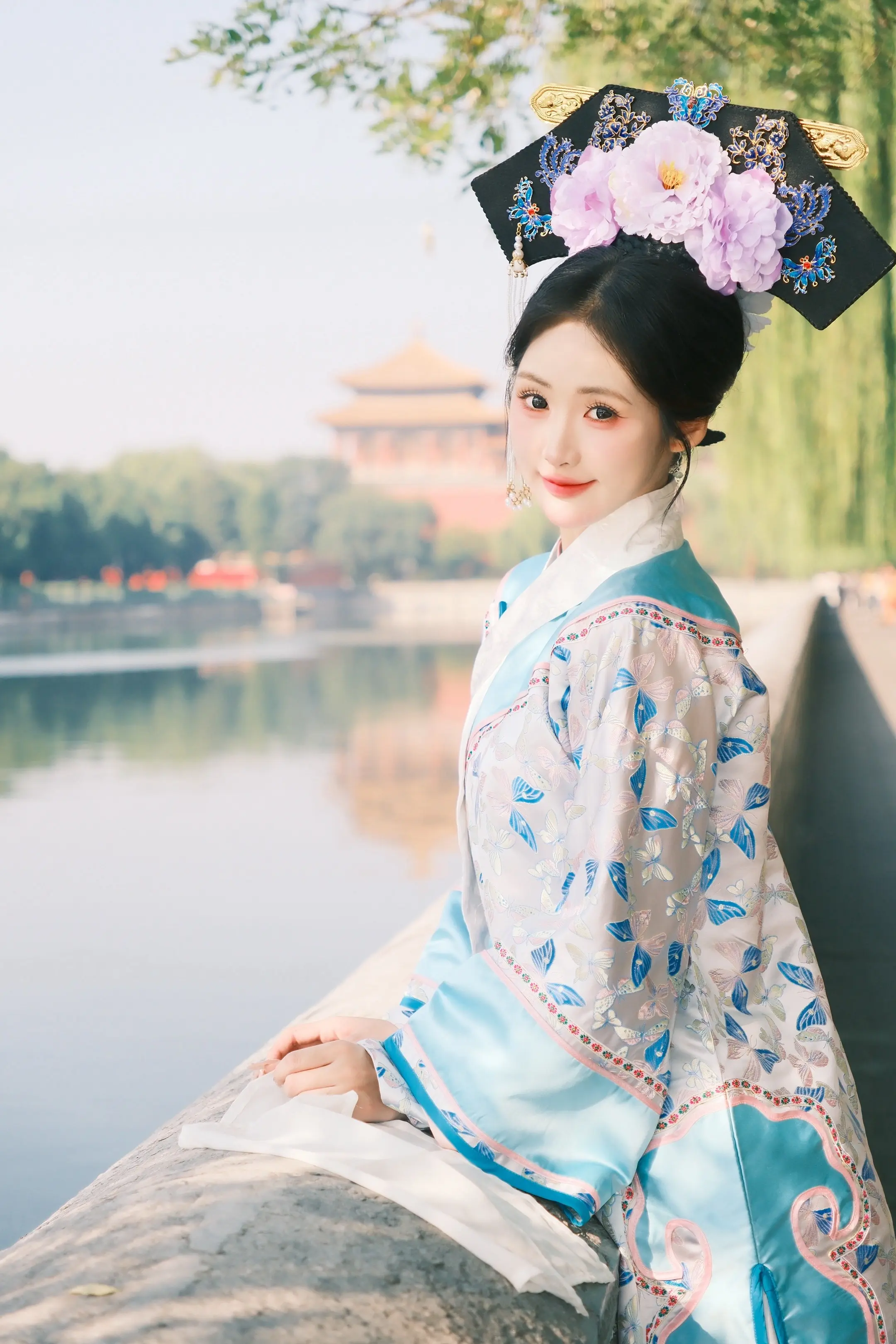红墙黛瓦⛩