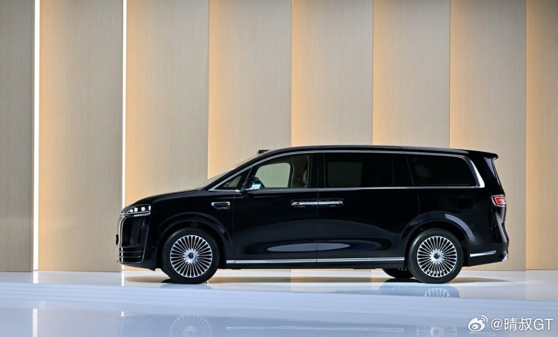 智界v9发布，搭载鸿蒙ALPS健康座舱，将于春季上市。鸿蒙智行还是太全面啦鸿蒙智