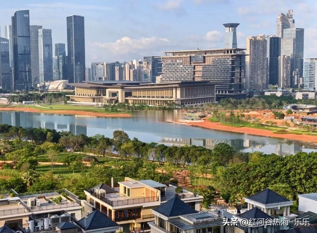 建设如火如荼的香蜜湖公园～