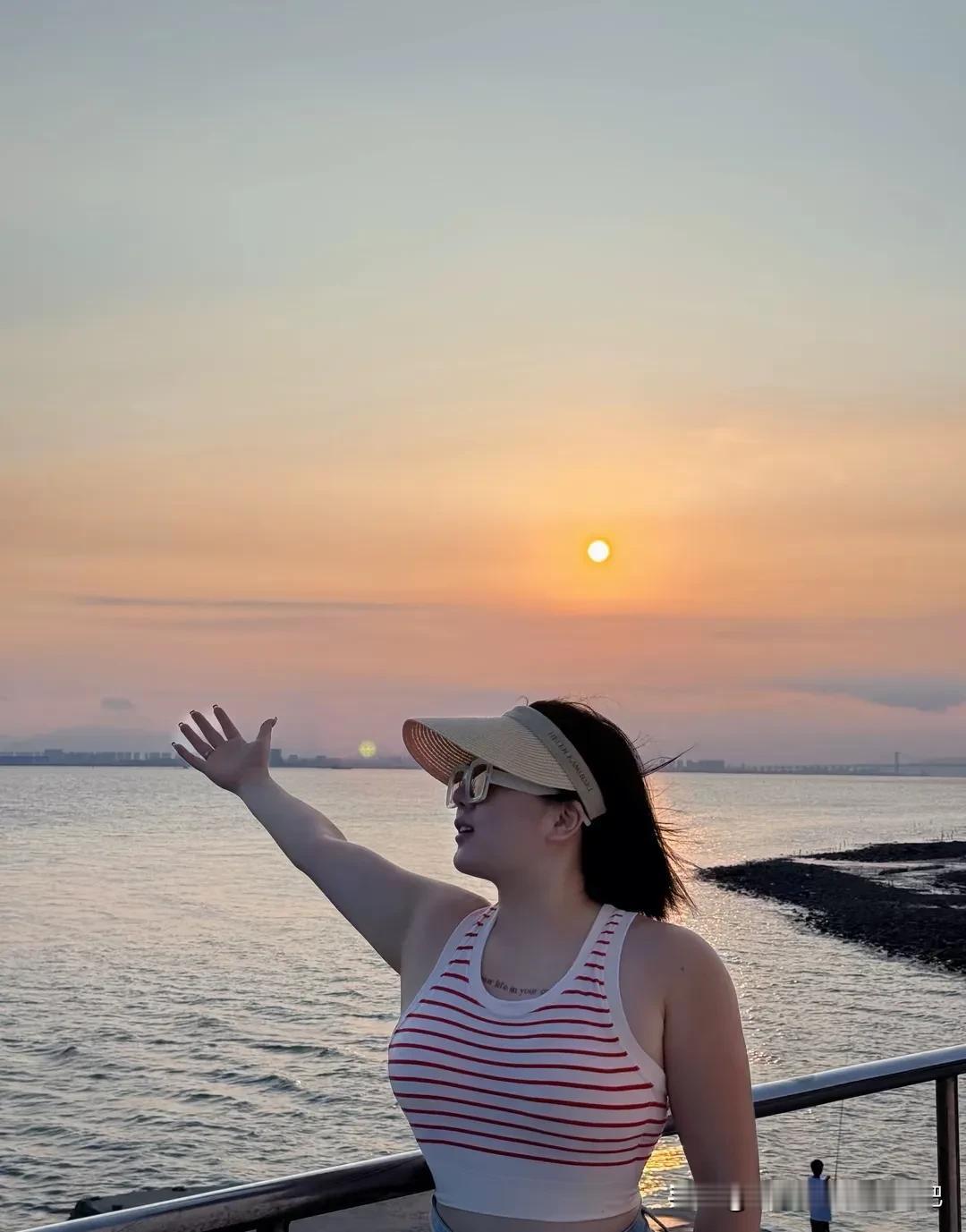 戳这里，一起来集邮>夕阳美如画[心][心][心]
