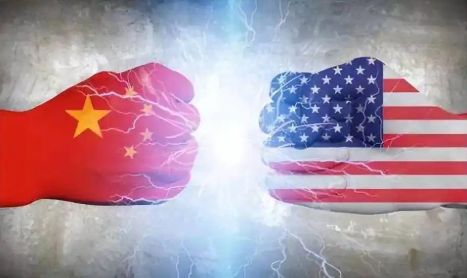 [月亮]美国斗的其实不是欧盟、也不是俄罗斯，而是我们。但我们斗的却不是美国，而是