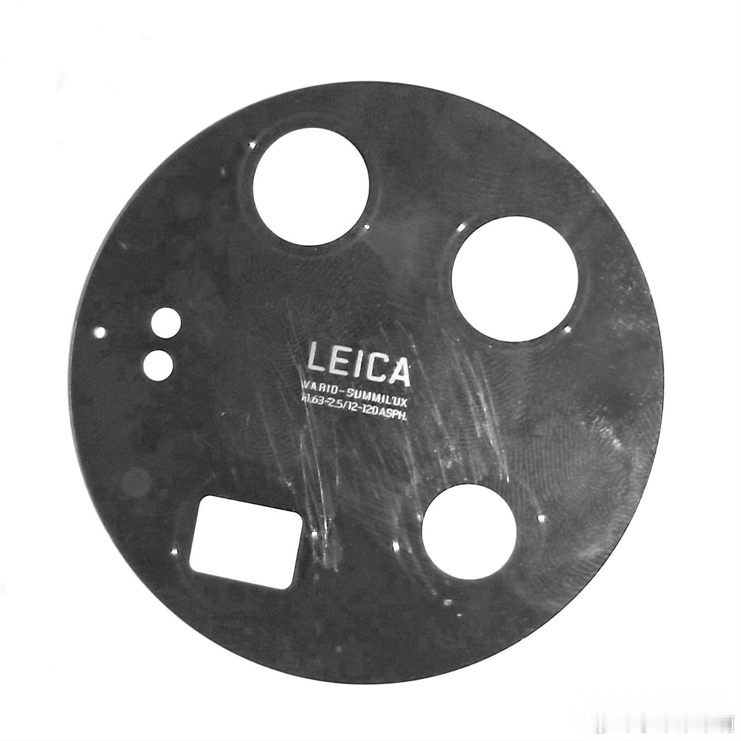 #小米14ultra# 小米14ultra的镜头盖板来了，最大光圈f/1.63，