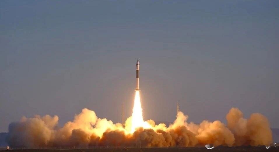 北京时间今天9时08分，快舟11号运载火箭成功在酒泉卫星发射中心实施迪迩五号飞船