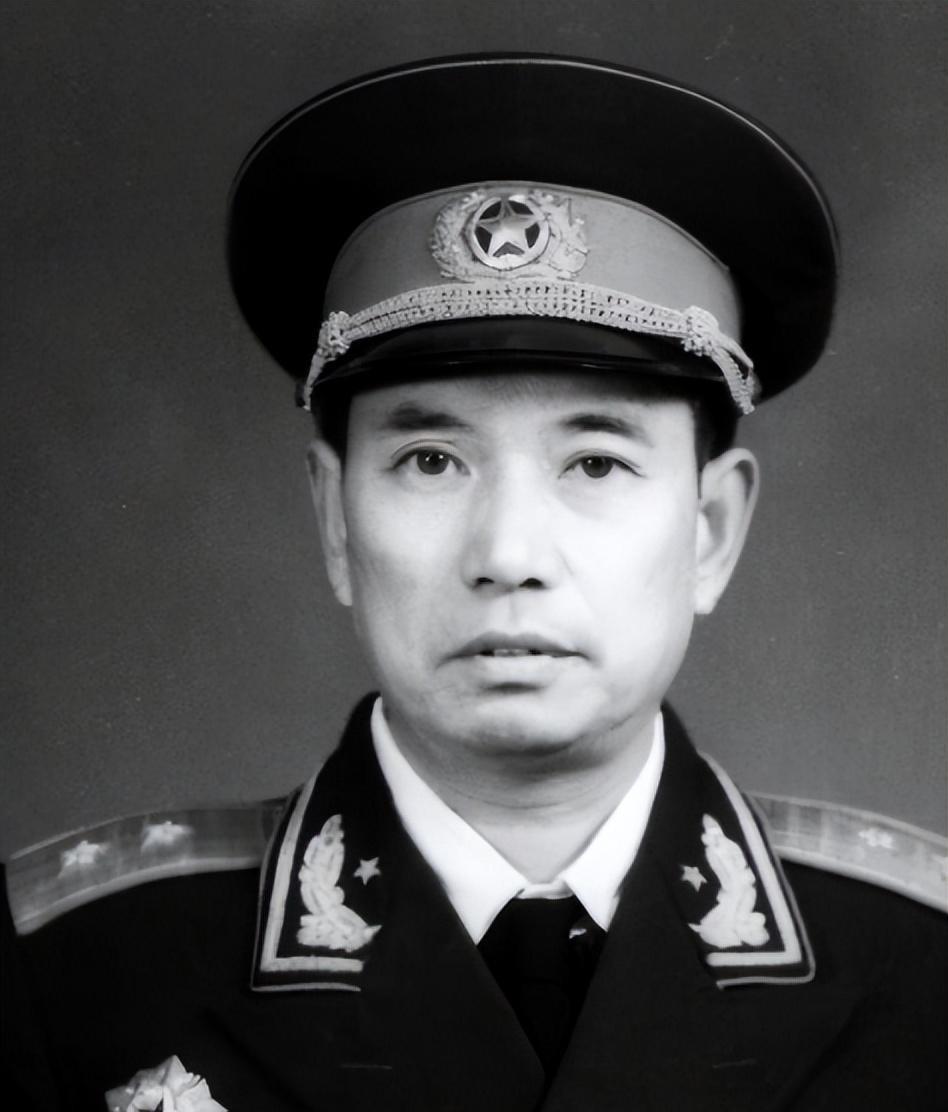 晚年吴克华专程拜访李德生表达谢意，李德生却摇头回应：这是我的本职工作吗？
197