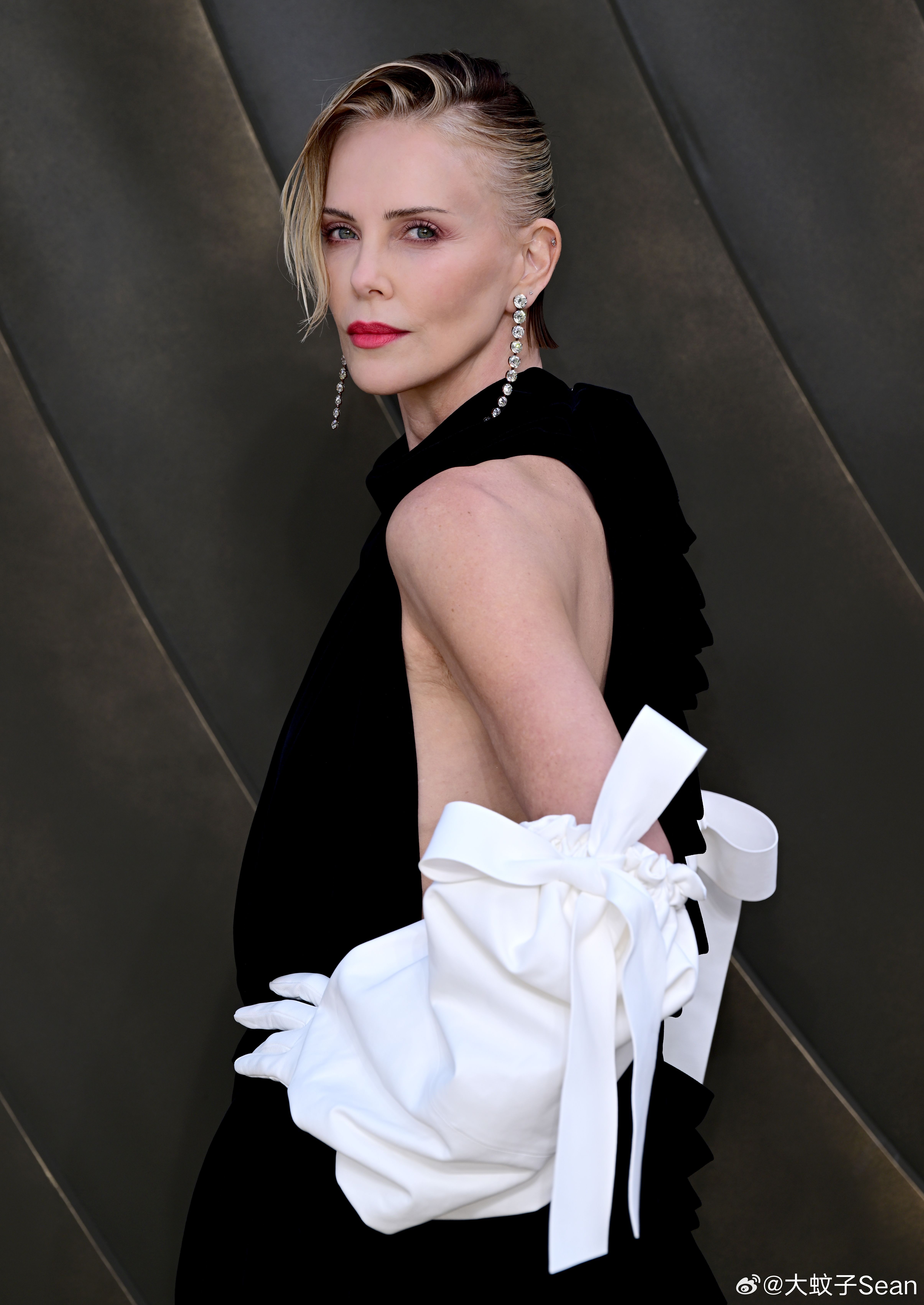 Charlize theron查理兹塞隆在伦敦出席新片《奥德赛》的首映礼，近期忙