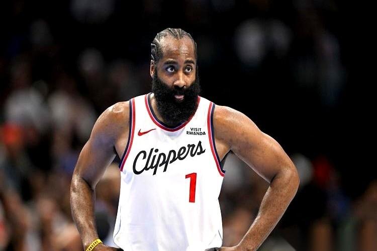 哈登三节打了31分8助攻。
然后，球队输了28分。
这事儿你上哪儿说理去？
真的