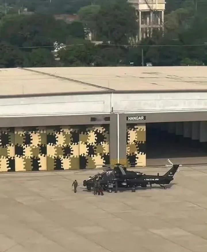 巴基斯坦陆军的直-10武装直升机待遇太好了。

图为巴基斯坦陆军列装的直-10M