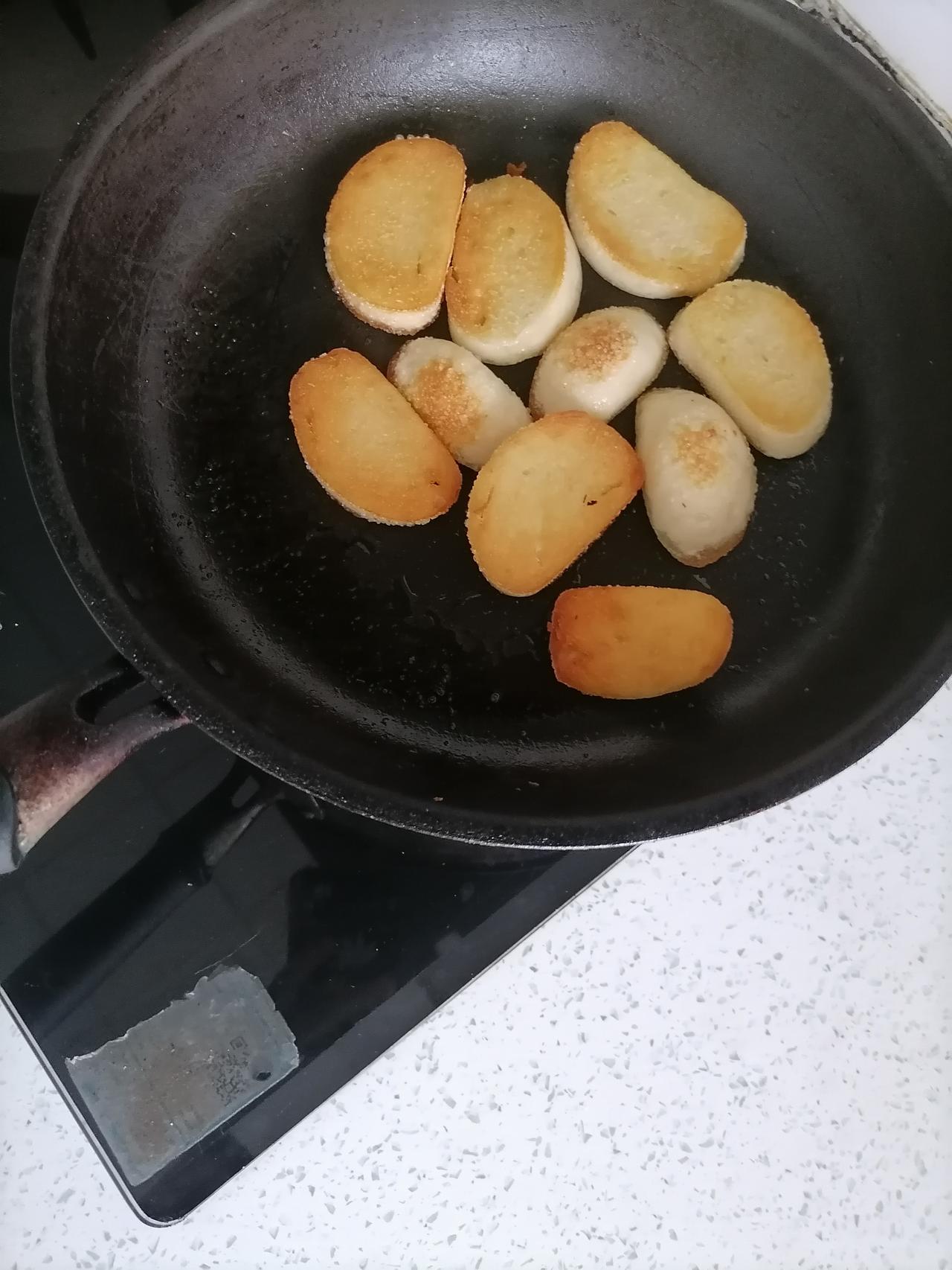 “天太热啦，没胃口吃米饭，晚上煮稀饭咋样？”
下午午睡后，我还躺在床上刷手机呢，