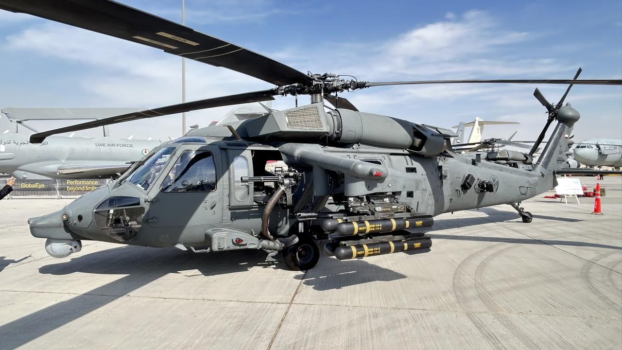 迪拜航展静态展示区，阿联酋派出的三架H60直升机的一些照片。