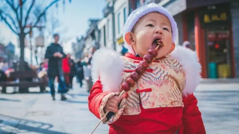 新生儿跌破800万后，中国未来15年会变成什么样？4个变化正在靠近
 
孩子少了